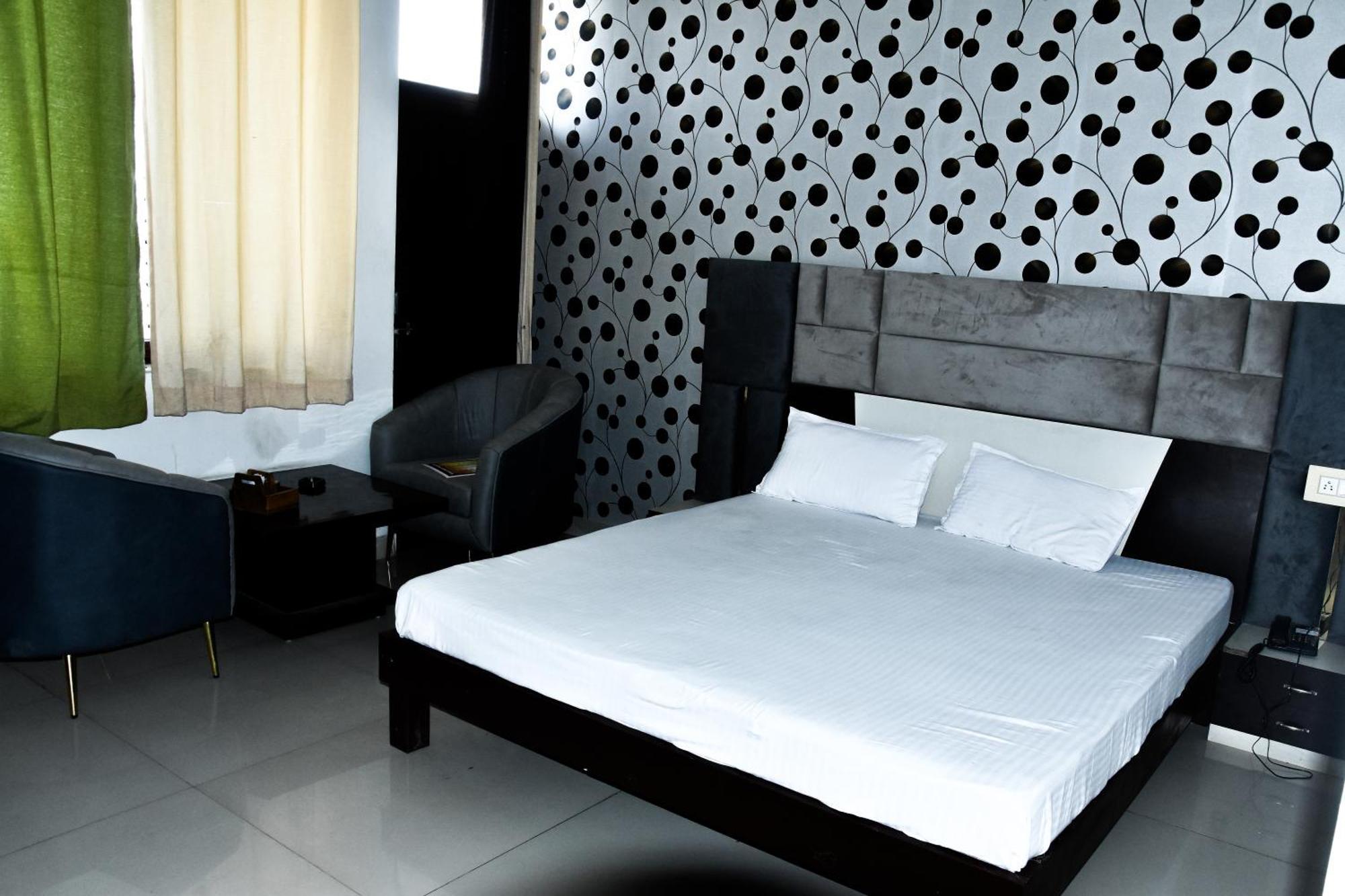 Sangam Hotel Chirawa Eksteriør billede