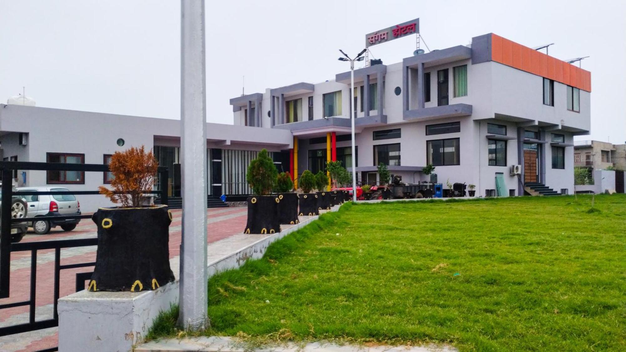 Sangam Hotel Chirawa Eksteriør billede